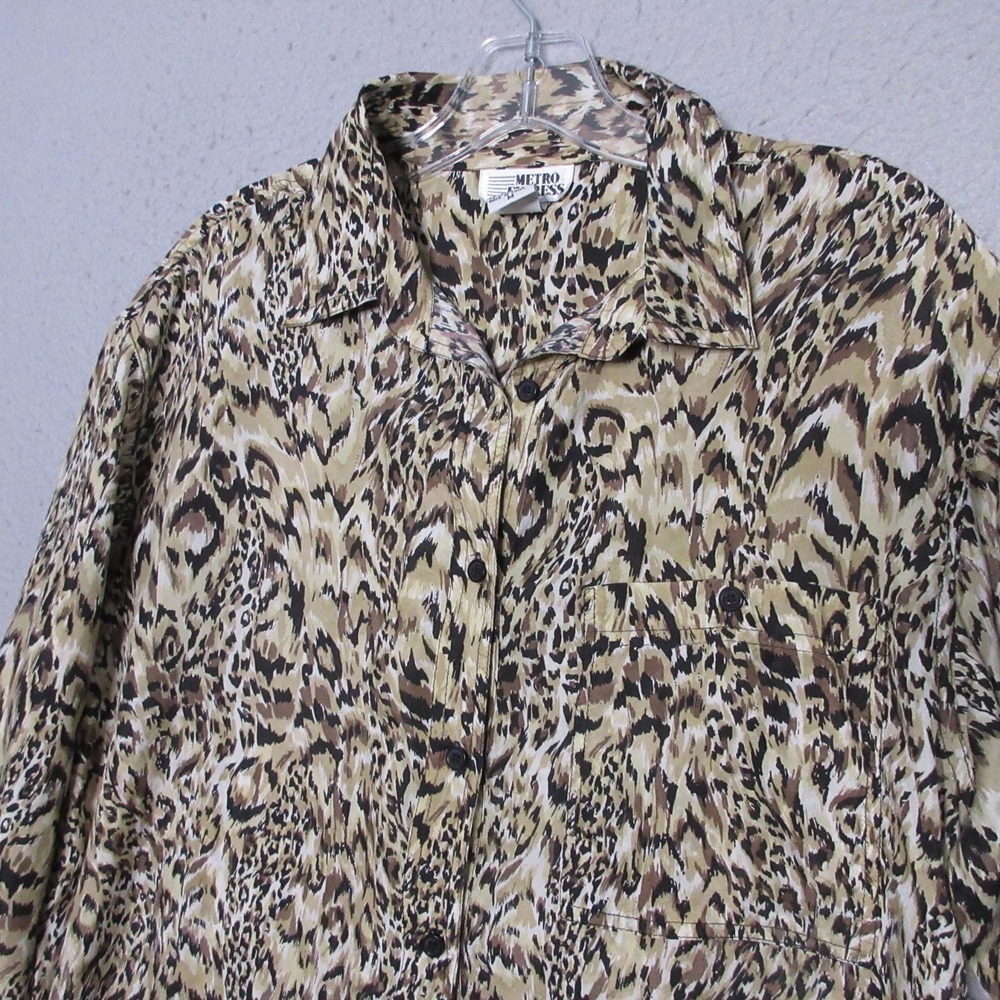 Vintage Metro Express Top Medium Leopard Animal Print Silk‎ Button Timeless RARE